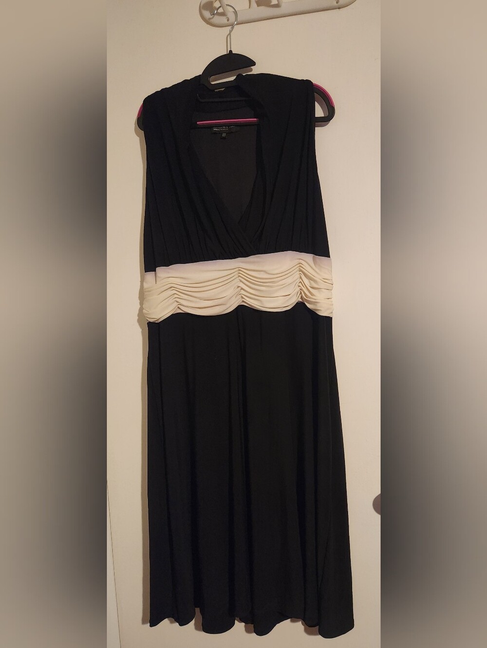 Jones New York Black Cocktail Semi-Formal Dress with Cream Waistband Size 22